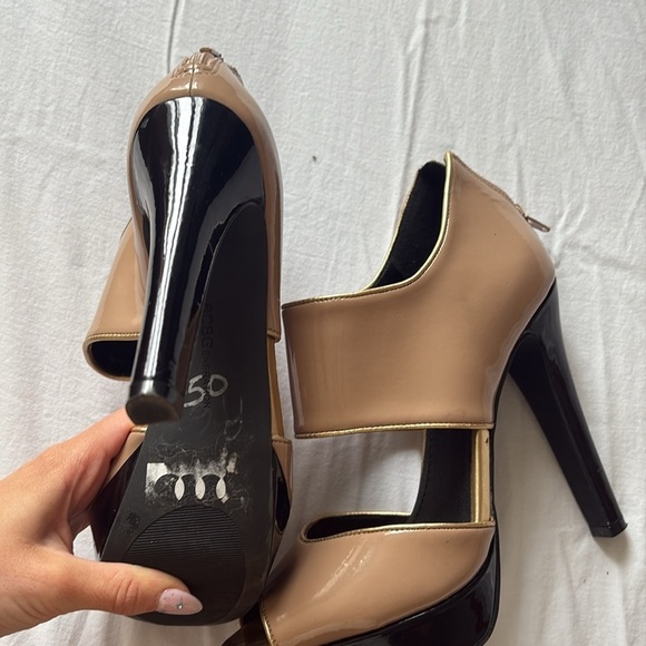 BCBGeneration PL-Harmony 7B Bootie Heel - Picture 4 of 8